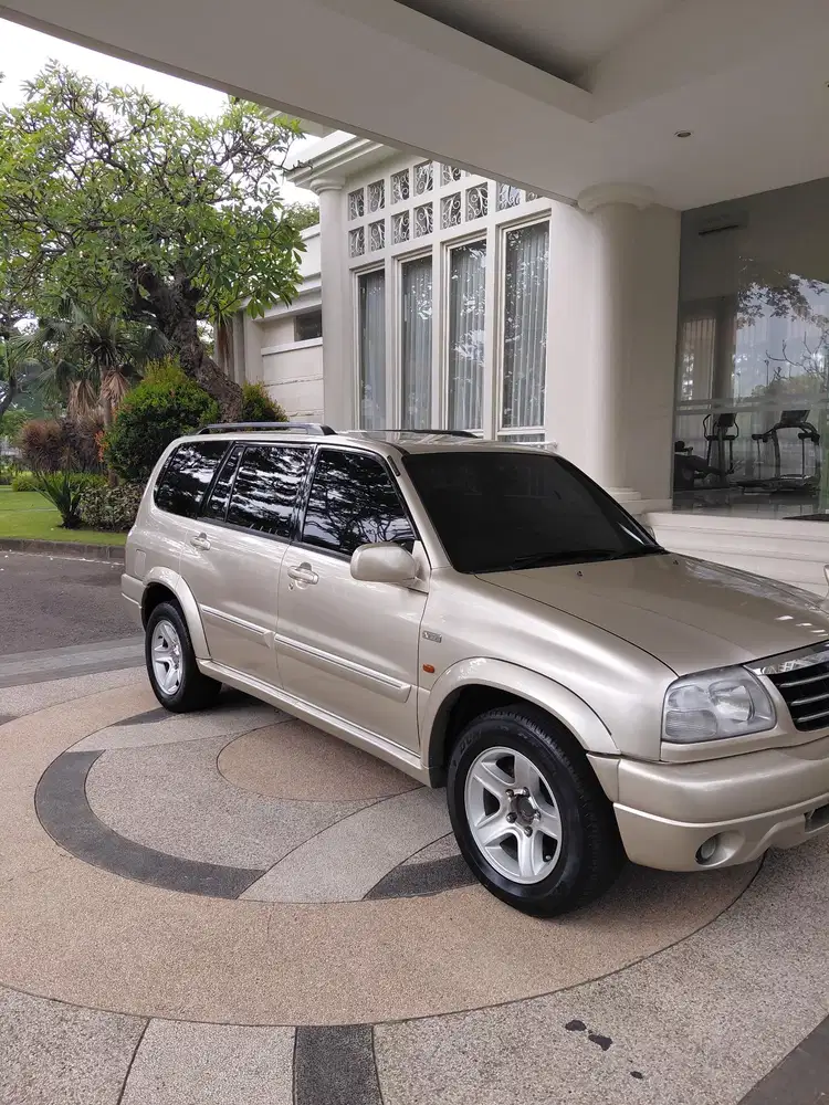 Suzuki Grand Escudo XL7 2005 Tangan Pertama