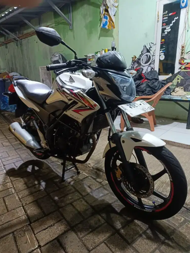 Cb150r 2013 putih bisa tt