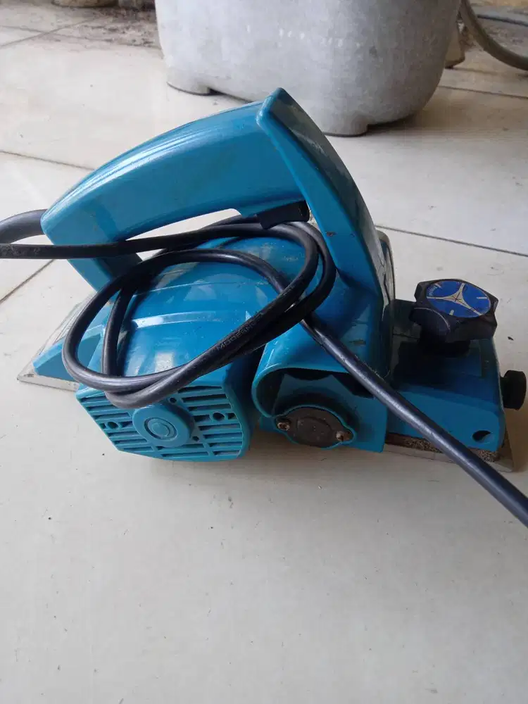 Mesin Serut Kayu merk Modern