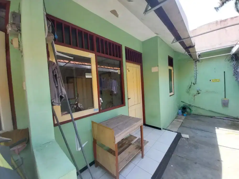 DIKONTRAKAN untuk keluarga kecil