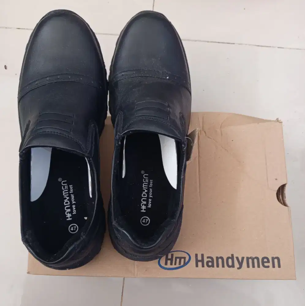 Sepatu pantopel pria handymen