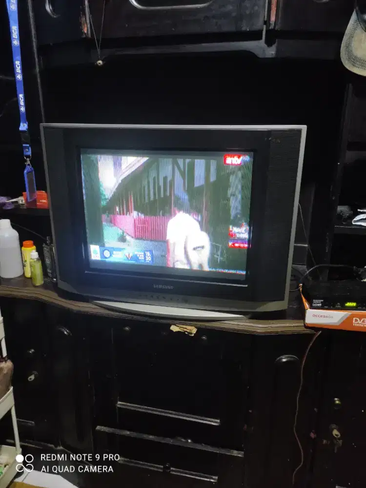TV Samsung 24in