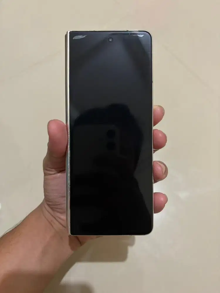 Samsung Z Fold 4 5G 12/256GB resmi Sein hp charger mulus pemakaian