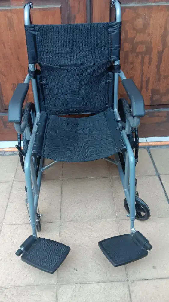 DIJUAL KURSI RODA LIPAT KESEHATAN