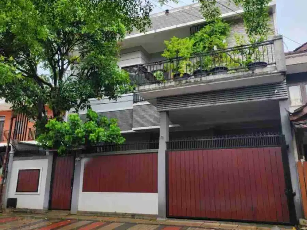 Di Jual Cepat Rumah siap huni di lokasi BSD Sektor 1 .