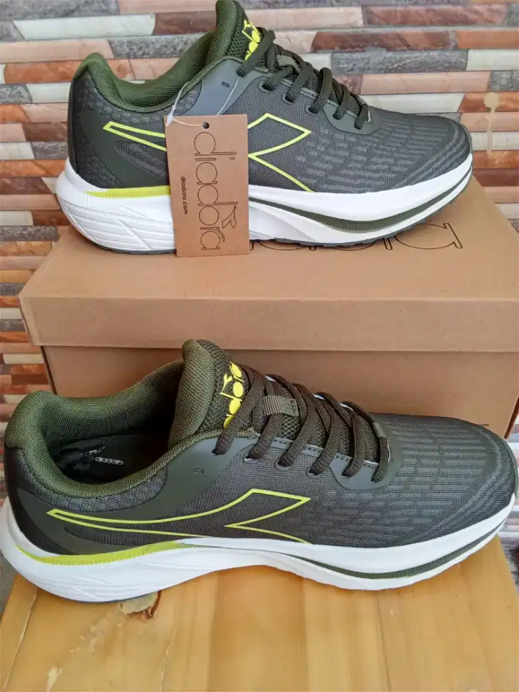 Forsale Diadora Running Shoes