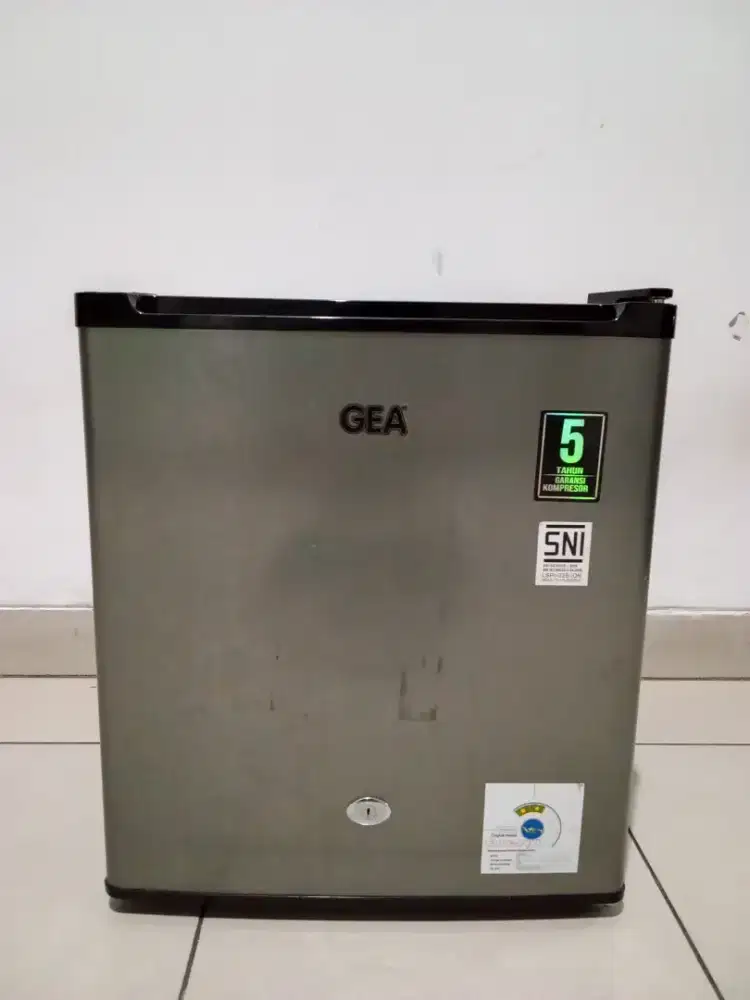 Kulkas Mini / Minibar GEA