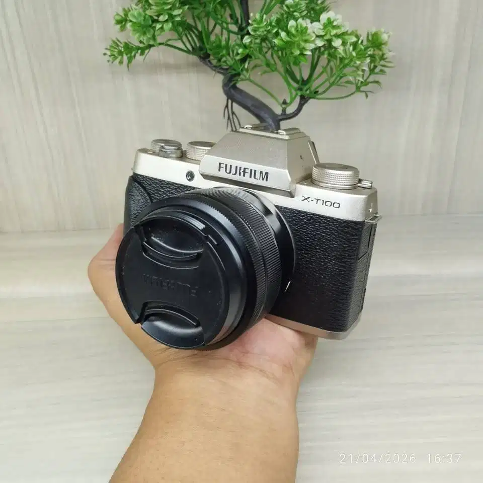 Kamera Mirrorless Fujifilm Xt-100 Mulus
