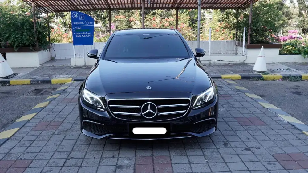 Mercedes benz mercy e300 avantgarde sport style 2019 hitam
