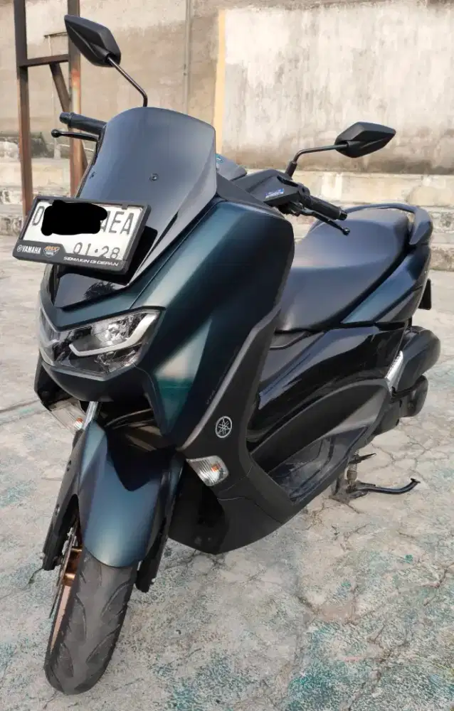 Motor Yamaha Nmax 2022 (Registrasi 2023) keyless warna hijau gagah