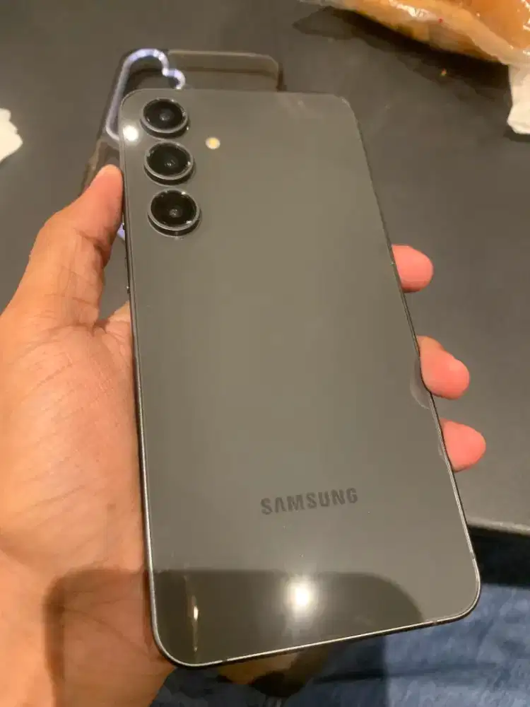Samsung S24 Fe Like New
