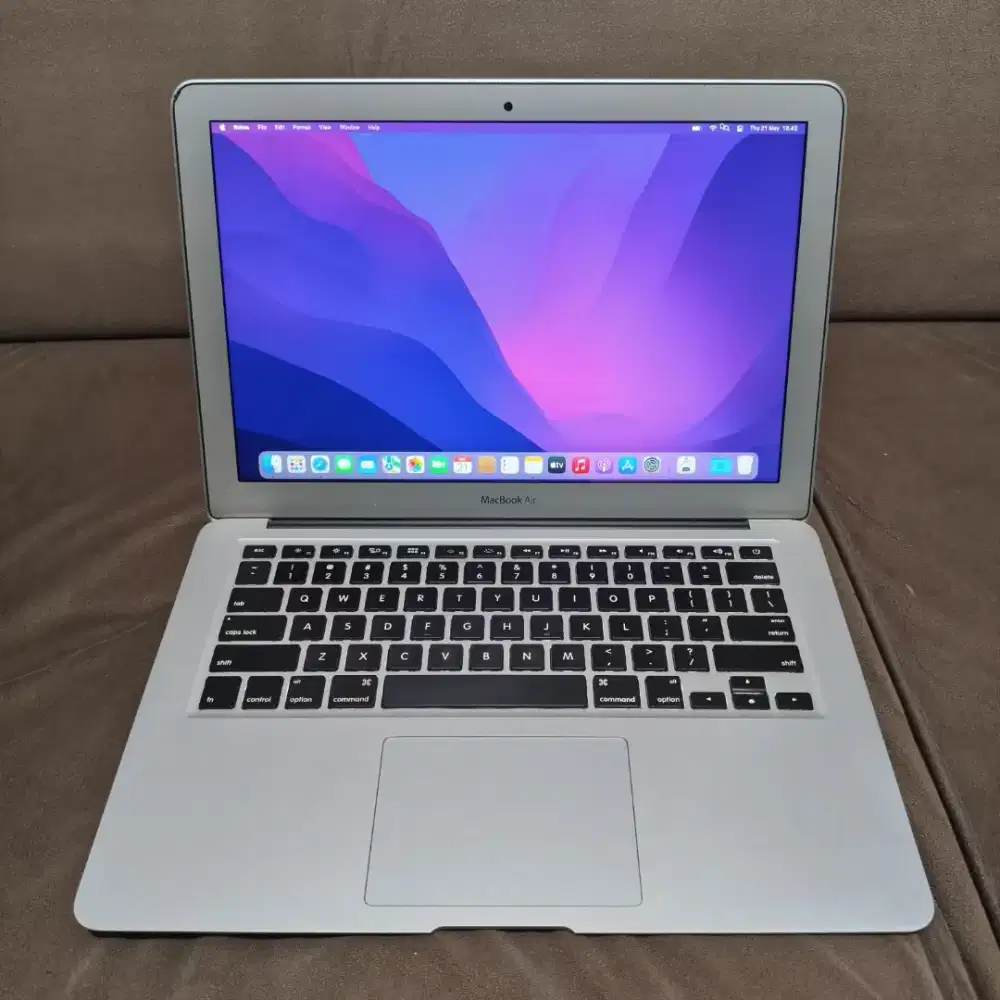 Laptop Apple Macbook Air Core i5, Ram 8GB, SSD 256GB, Super Slim