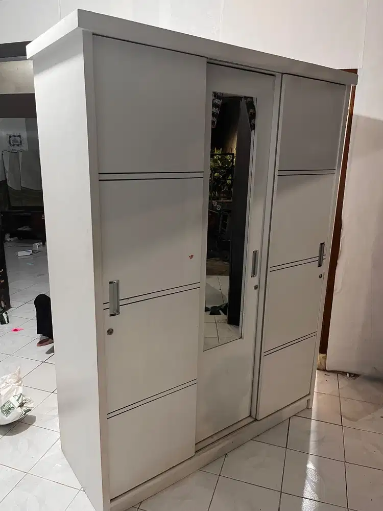 Lemari kayu 3pintu