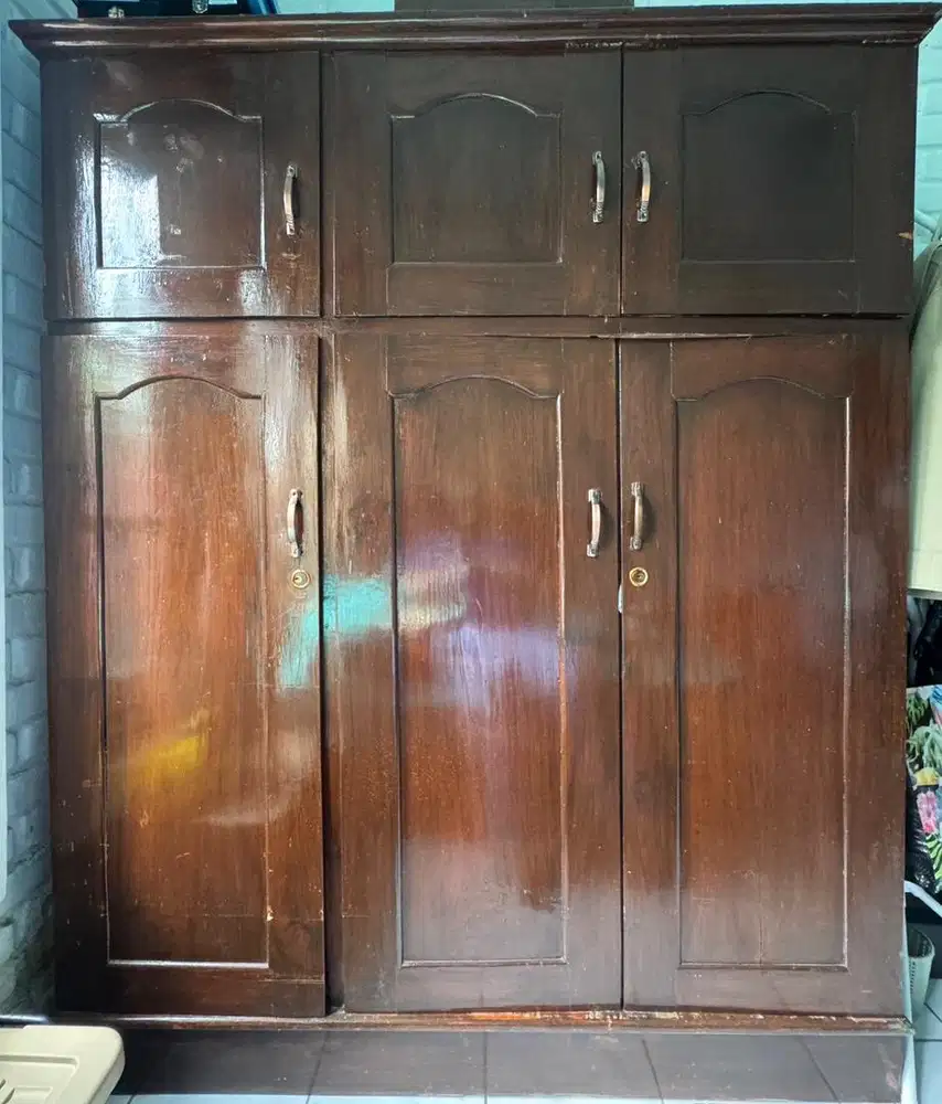 Lemari Pakain Kayu Jati