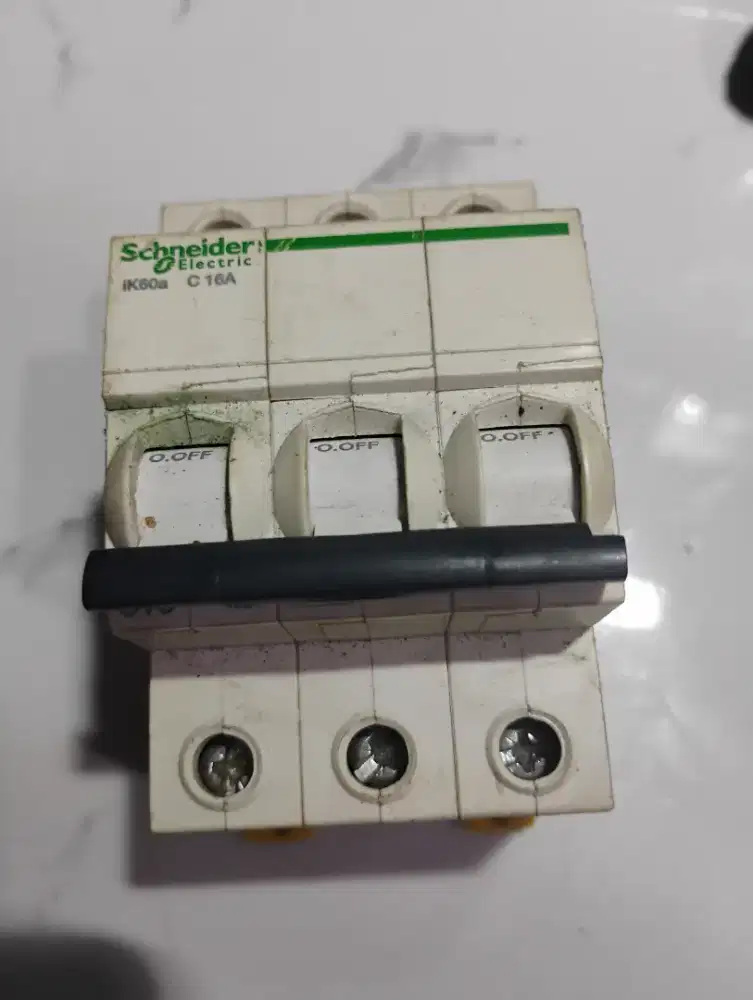 MCB 16A 3P merk schneider