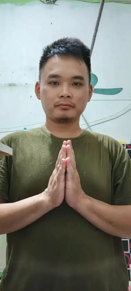 Saya sedang mencari lowongan pekerjaan Bapak/Ibu terhormat