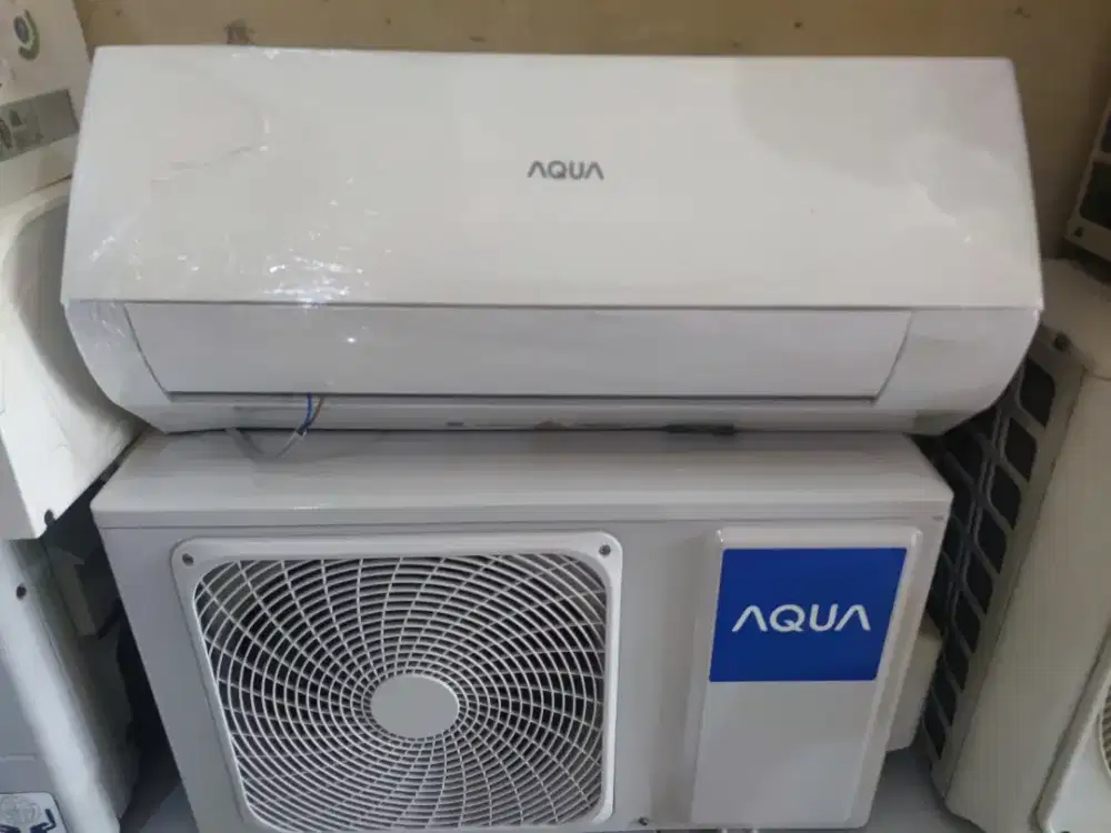 Ac Aqua 1/2pk baru pakai 2 bulan masih ada kartu garansi toko