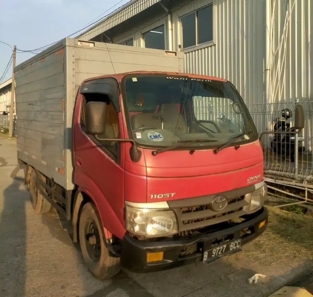 Toyota Dyna Th.2010 Engkel Box Truck dyna 110 st 4 roda truck engkel