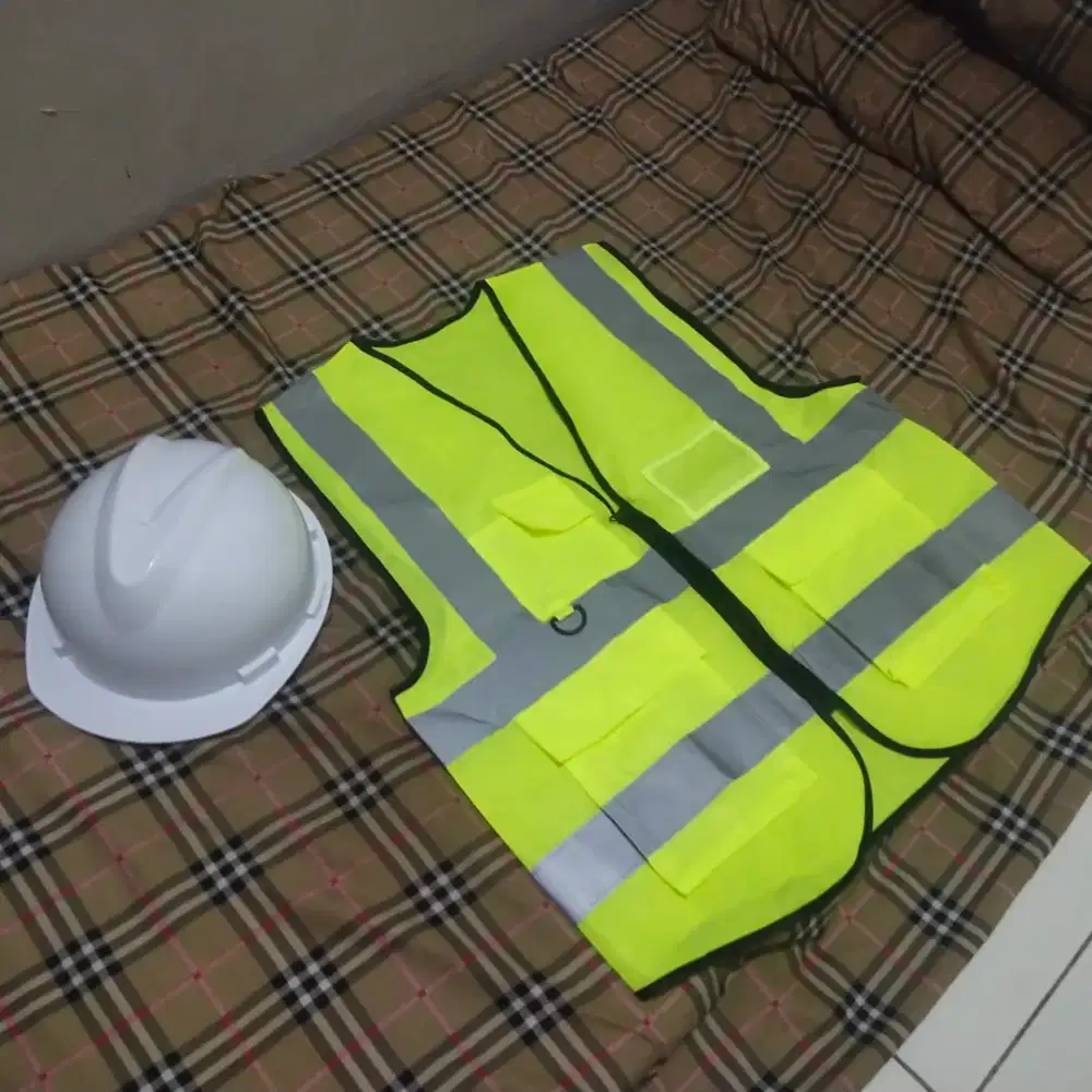 Rompi & Helm Safety