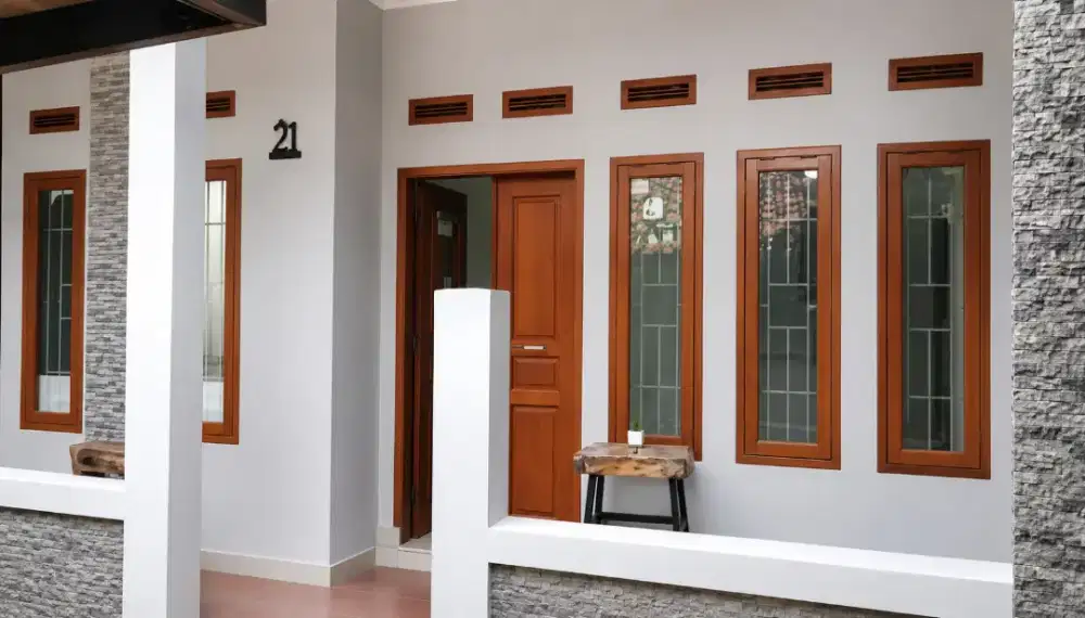 Disewakan Rumah 2 Lantai Tahunan