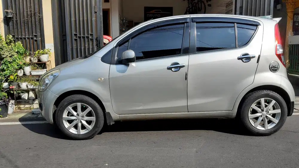 Suzuki Splash 2011 Bensin