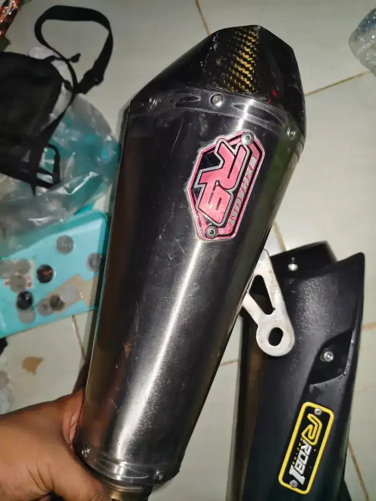 Knalpot R9 Zeta CB150R