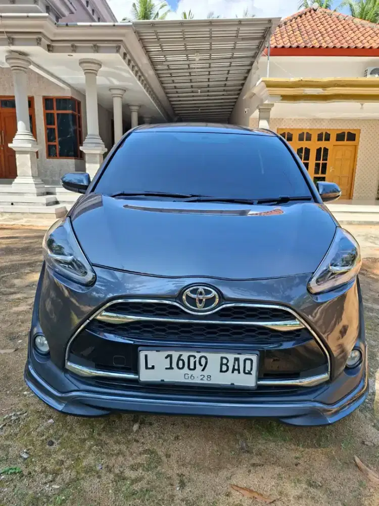 SIENTA 1.5 Q automatic