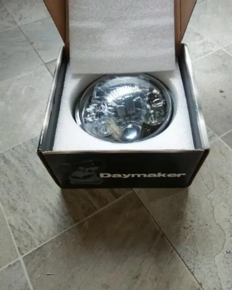 JUAL LAMPU DEYMEKER
