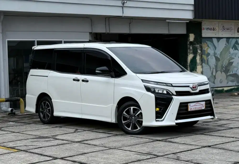 [Km 59rb] Toyota Voxy 2.0 Nik 2017