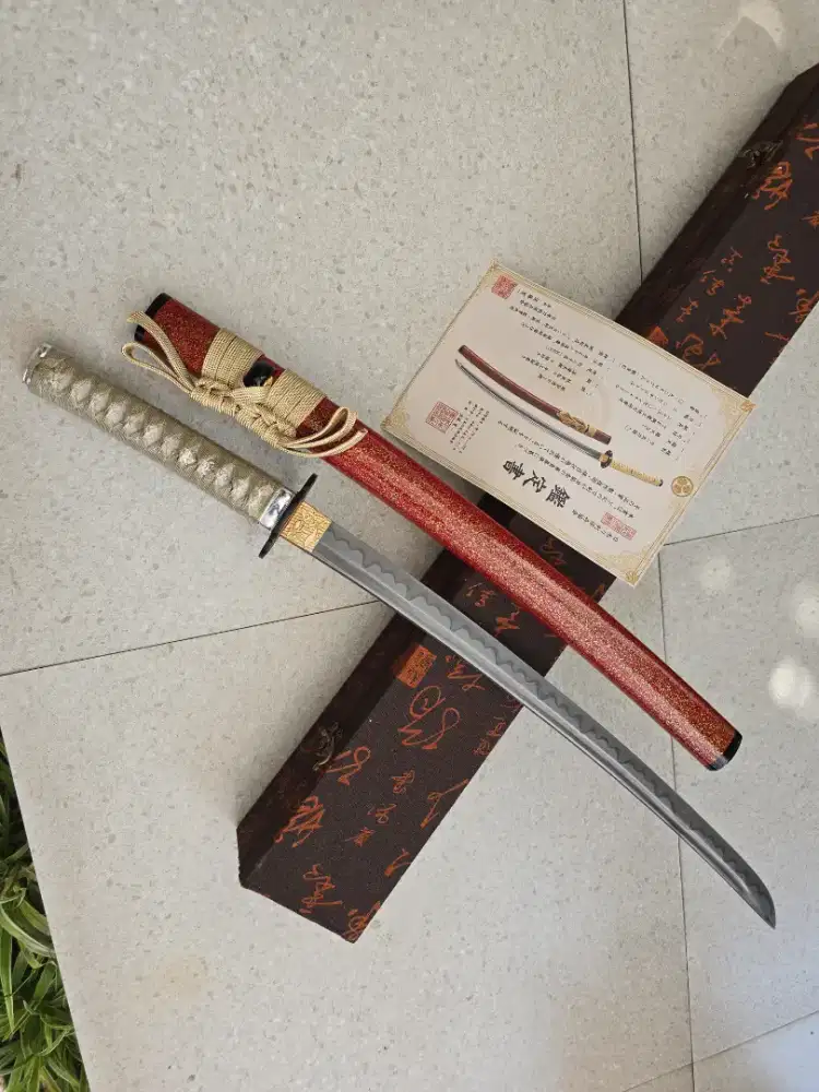 Pedang samurai katana Wakizhasi sakura no yurei T8 real hammon blade