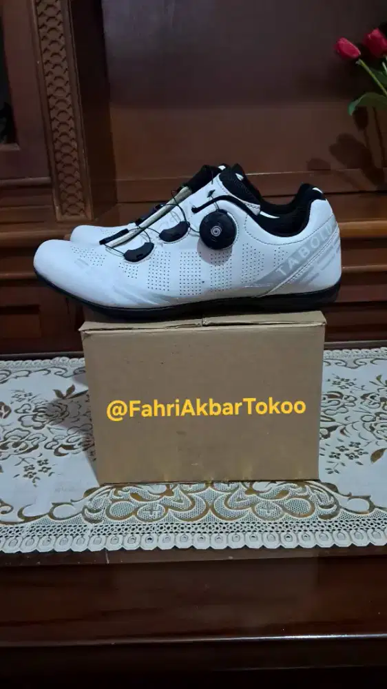 Sepatu Cycling TABOLU White Size 42