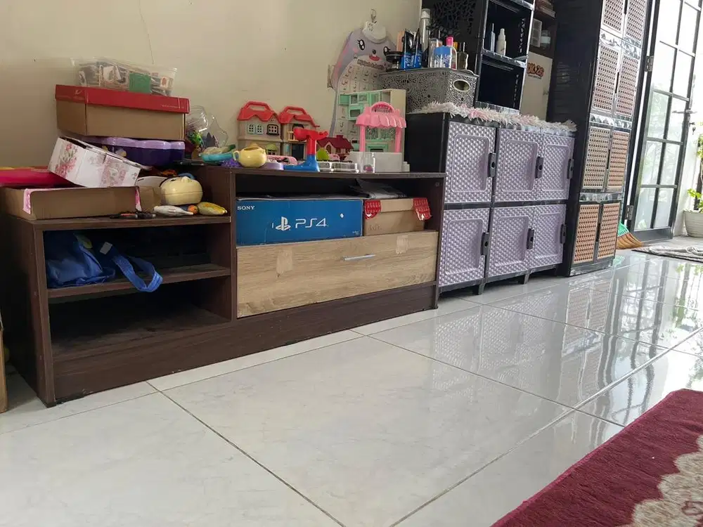 Meja tv kayu minimalis