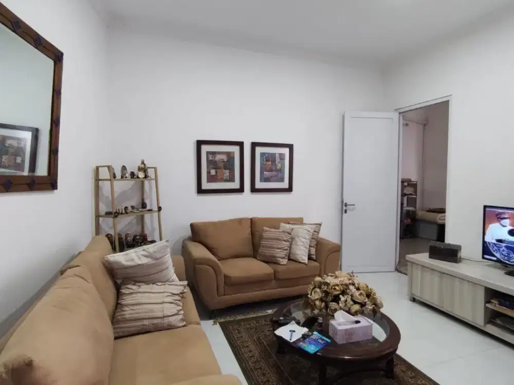 Rumah komplek ikip Duren Sawit 180mtr Cantik siap Huni