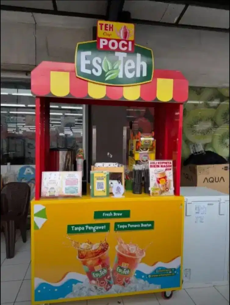 SPG untuk jaga stand teh poci di Superindo Gaplek, Pamulang Tangsel