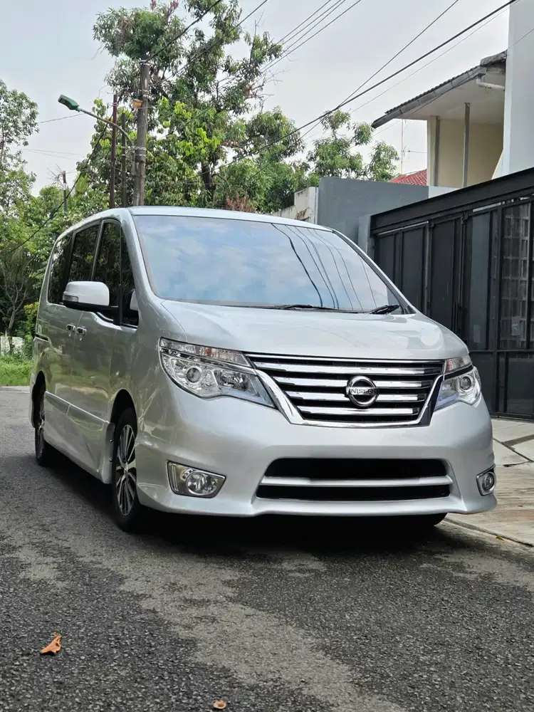 Nissan Serena 2.0 Highway Star Bensin-AT 2015