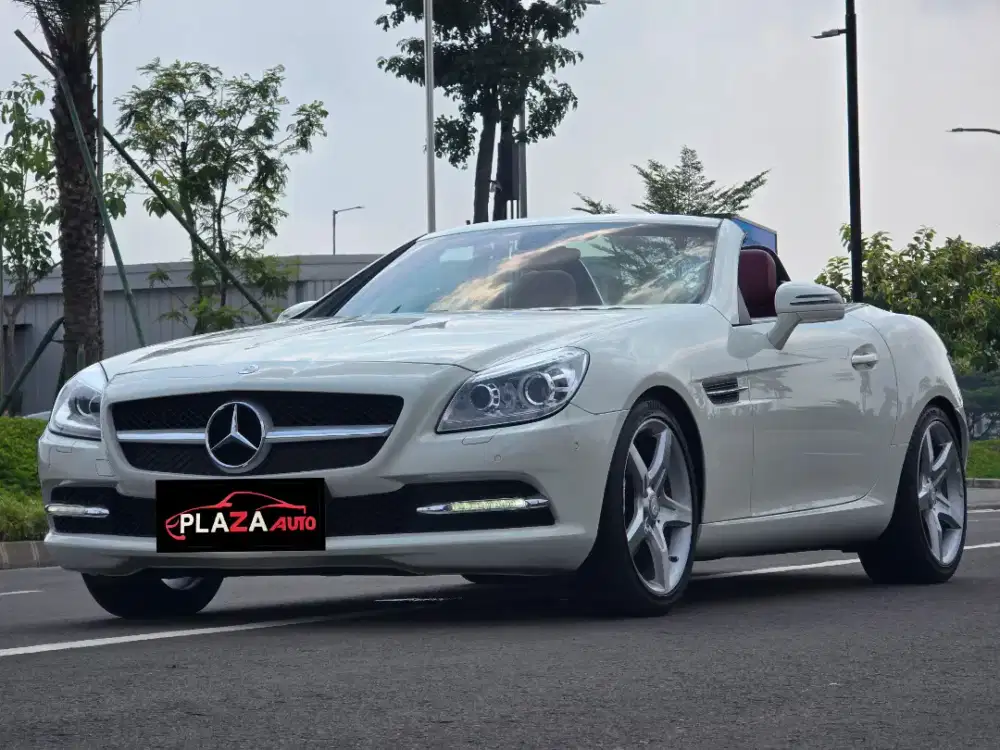 GARANSI 1 TAHUN~Mercedes Benz SLK-200 2012
Convertible 1.8 Automatic