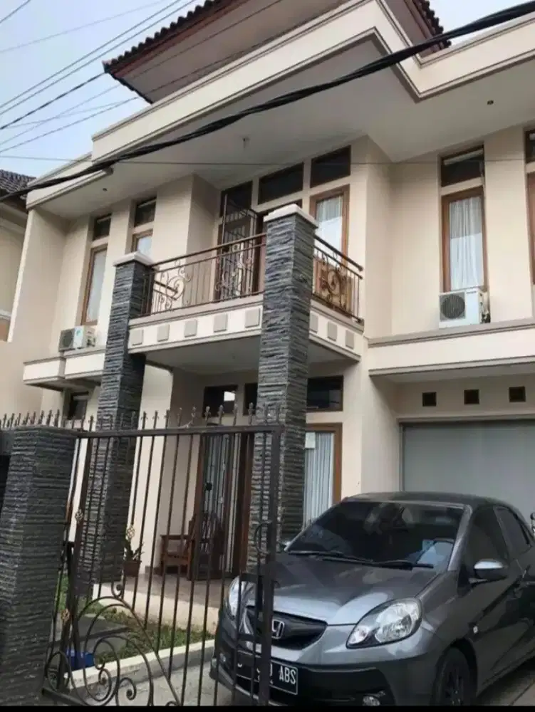 Rumah Lux minimalis di srimahi sayap BKR, Buah Batu