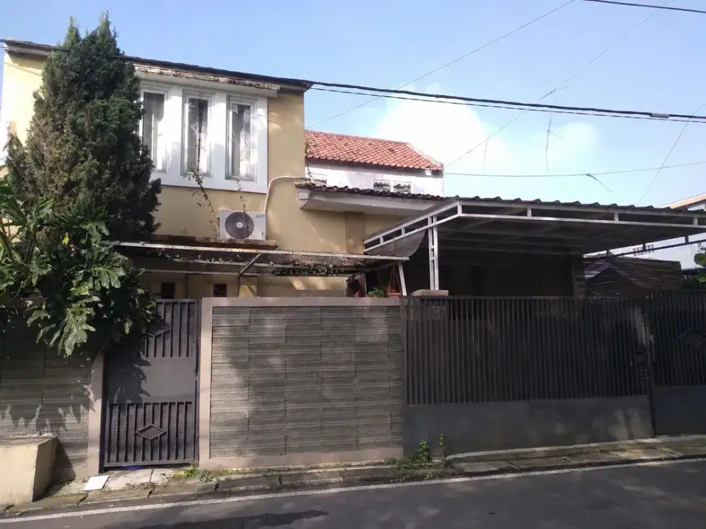 DIJUAL RUMAH ASRI TERAWAT DAERAH CIPAGERAN CIMAHI STRATEGIS AMAN DAN NYAMAN