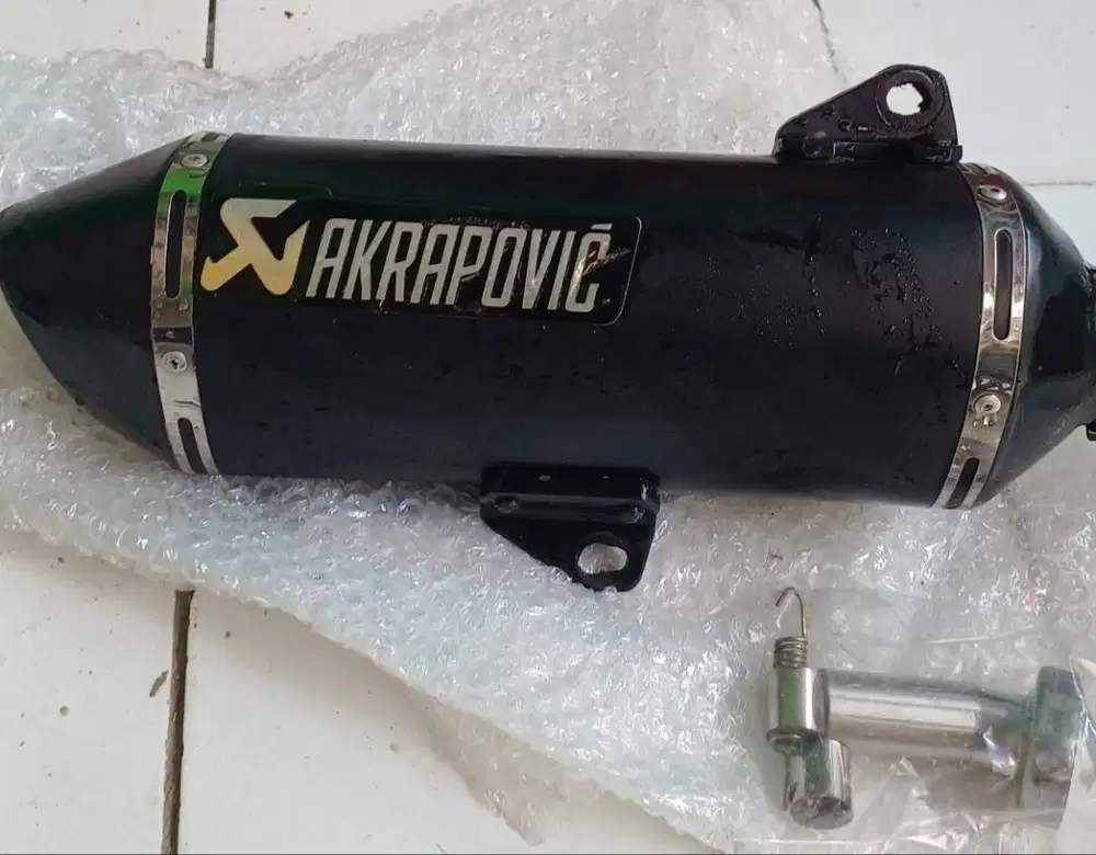 Di jual knalpot akrapovic, buat nmax new 2020-2024,,, suara ngebas