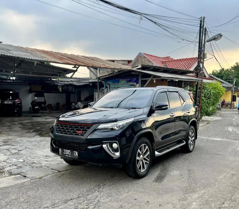 Toyota Fortuner VRZ 2016 Hitam Komplit Fulset