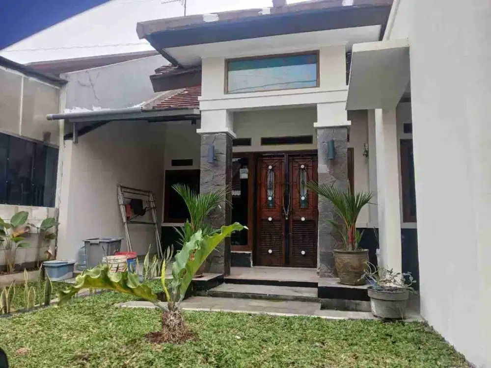 Rumah bagus LT 120 m2 baru renovasi di pinus regency bandung