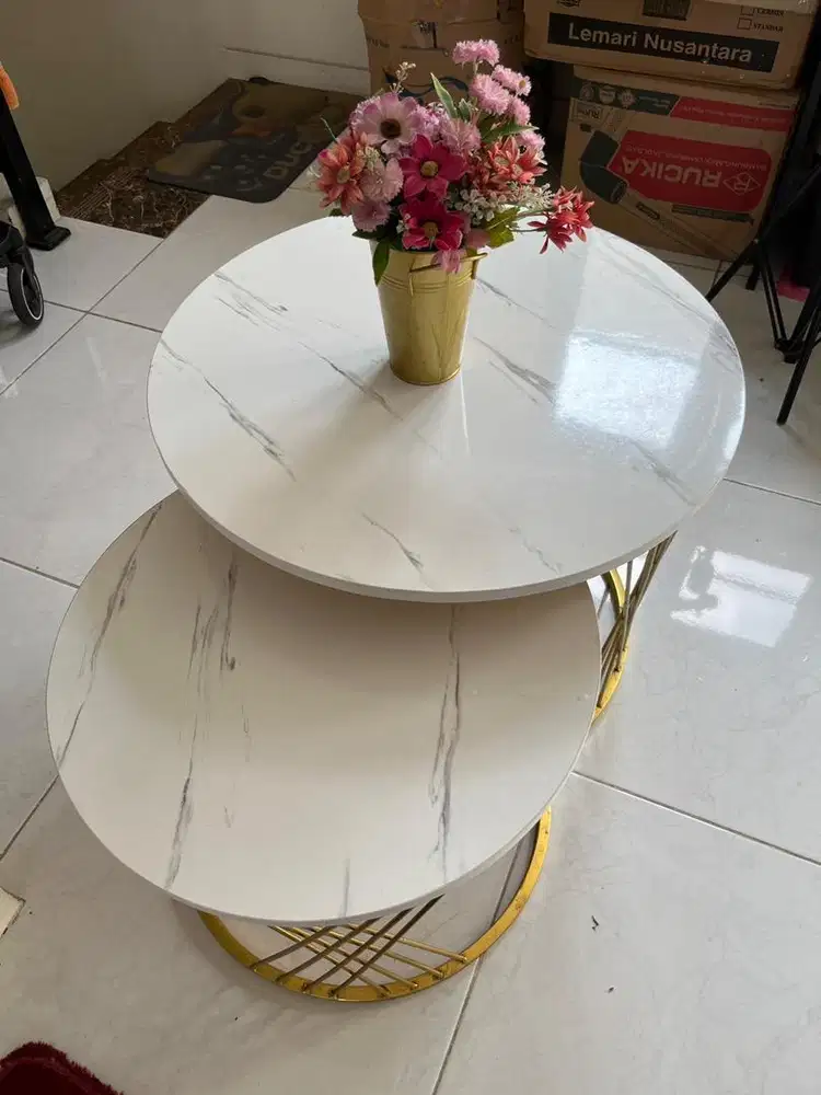 Meja ruang tamu minimalis