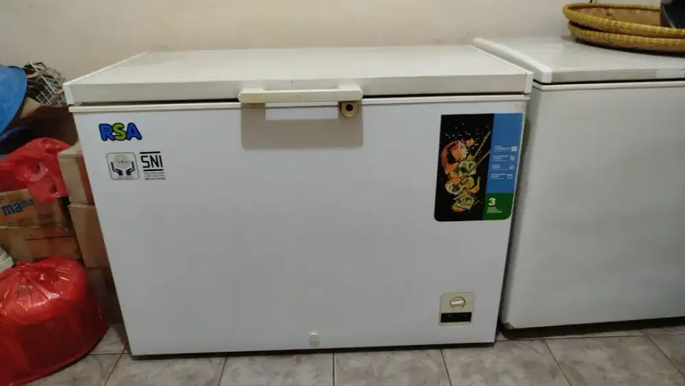 jual frezer merk RSA