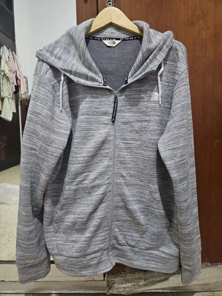 TNF the north face jaket tech hoodie size M