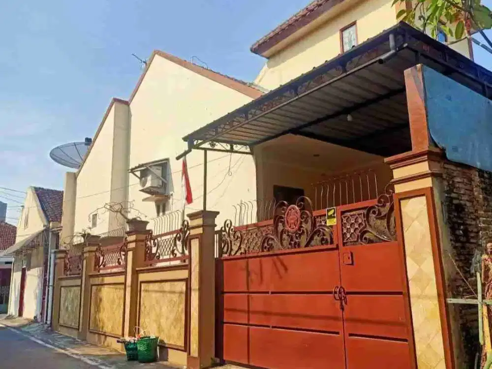 Rumah Bagus Kokoh  2 Lantai Tengah Kota Dekat Mall Paragon Solo Surakarta
