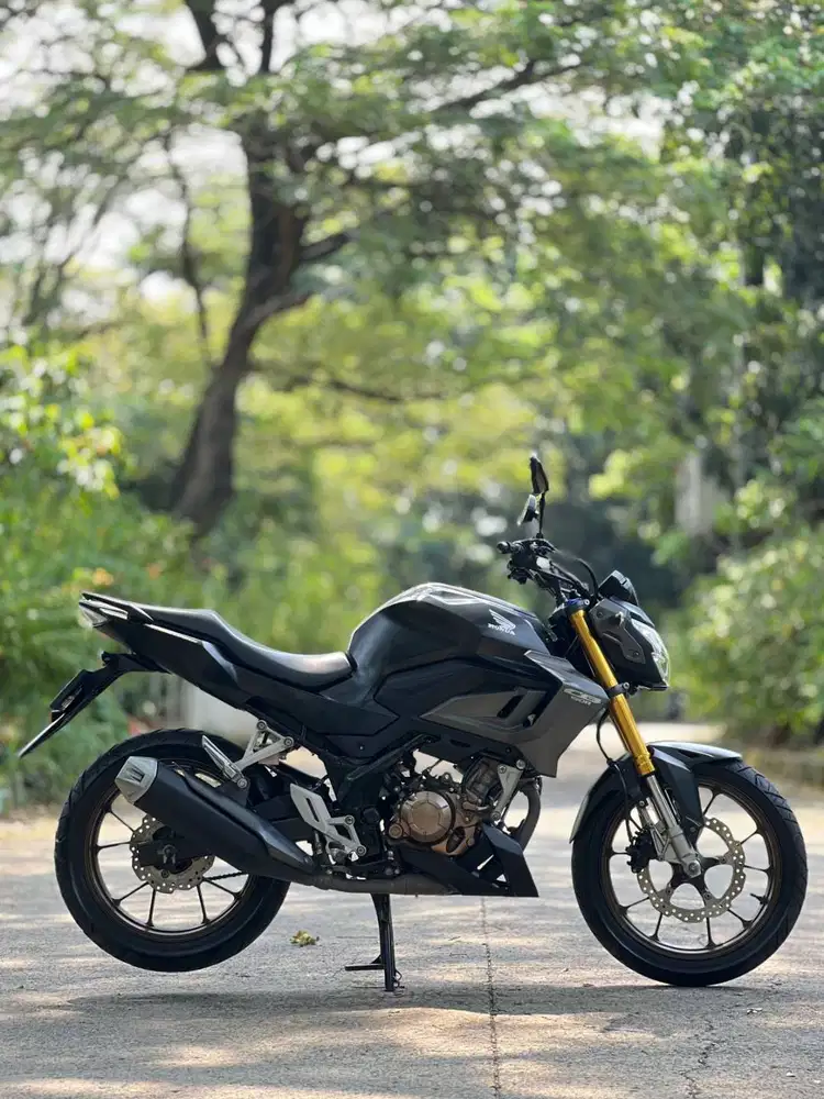 HONDA NEW CB150R HITAM 2022 KM LOW PAJAK ON SUPER MULUS