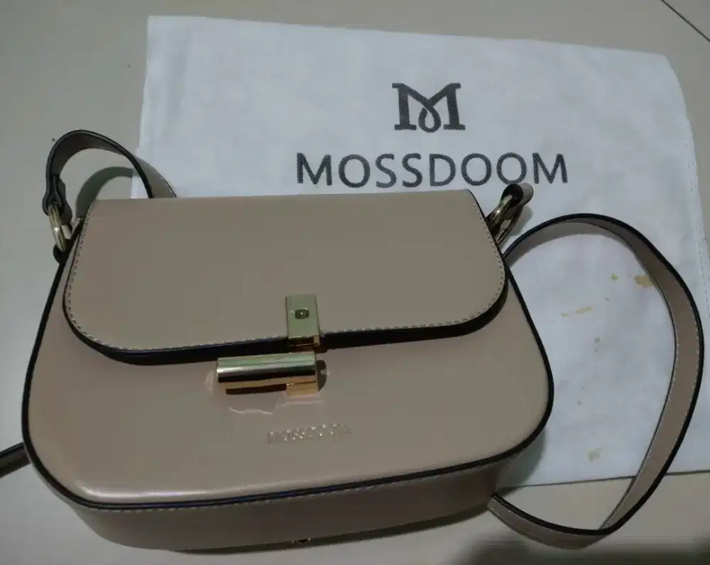Tas Sling Bag Mossdoom Valerie