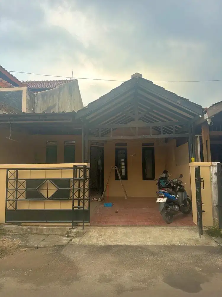 Disewakan Tahunan 1 Unit Rumah Baru Selesai Renovasi. Permata Pamulang