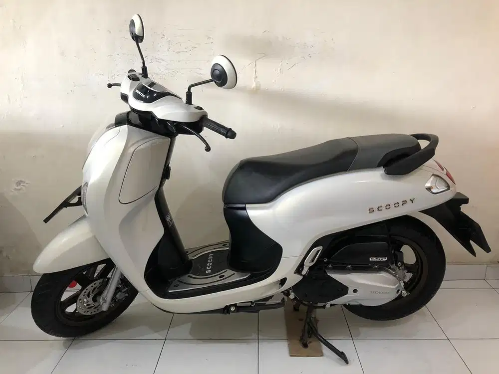 Scoopy white Th.2025 low km 6rb!!