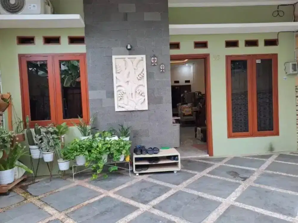 Rumah Duren Sawit Baru 2 Lantai akses 2 mobil Strategis